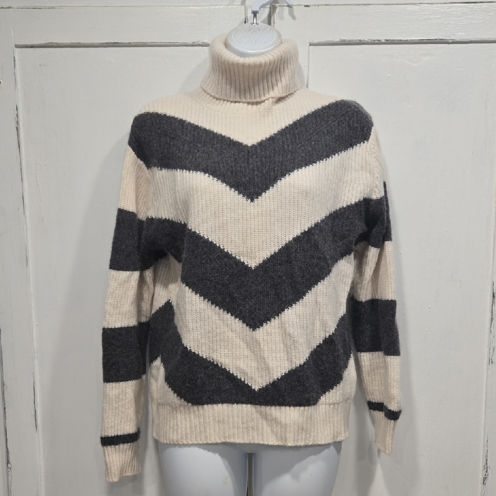 MAGASCHONI 100% CASHMERE TURTLENECK SWEATER SIZE LARGE..   #7464